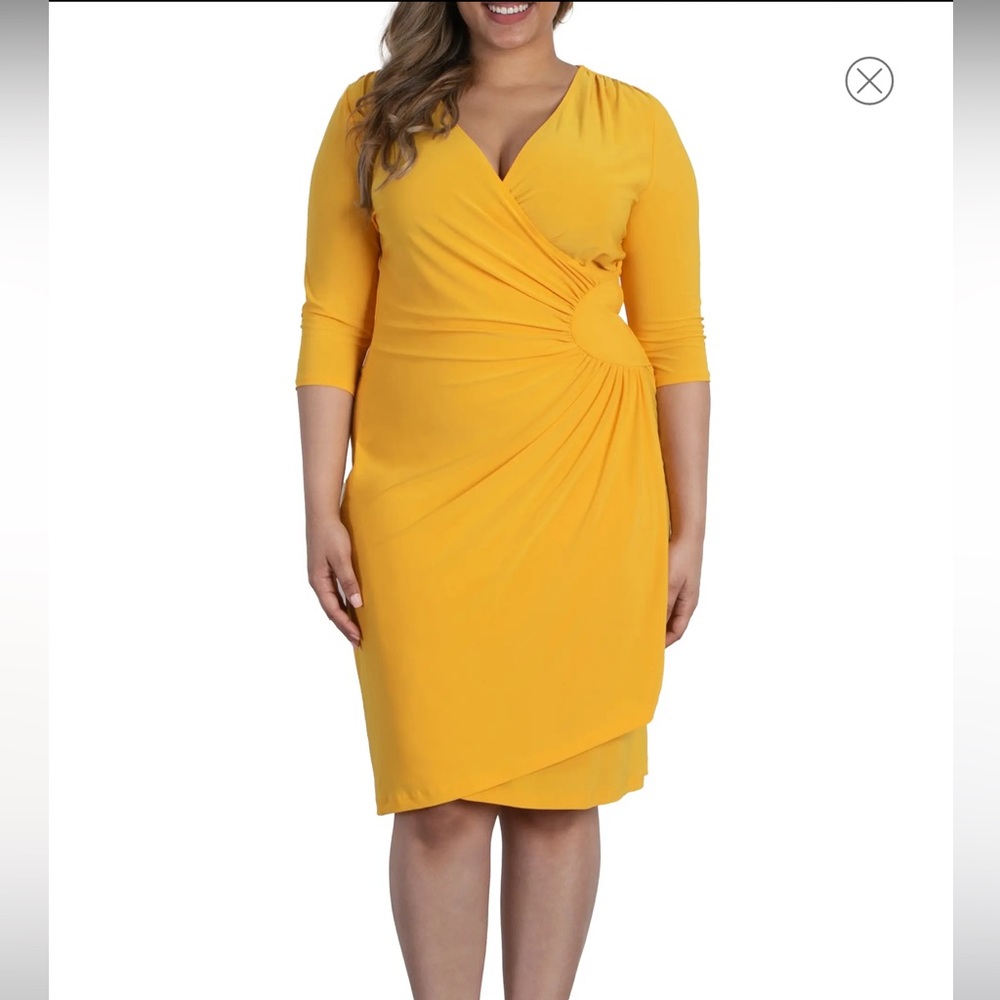 Kiyonna Cinch Faux wrap dress is cute geometric print size 4